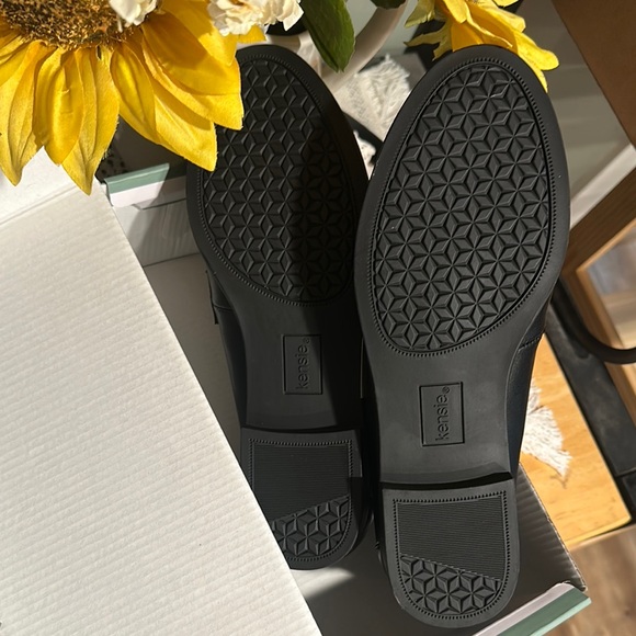 Kensie Black Loafers - Picture 4 of 4